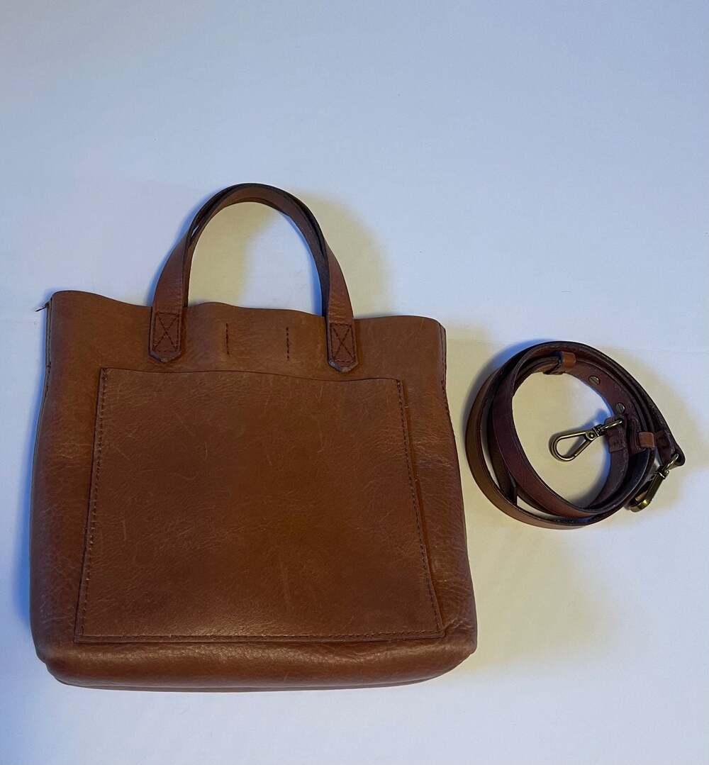 Madewell The Small Transport Crossbody Leather Bag in English Saddle